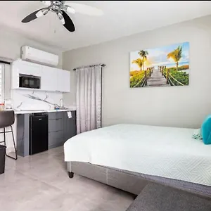 https://ocean-pearl-2.top-hotels-puertorico.com